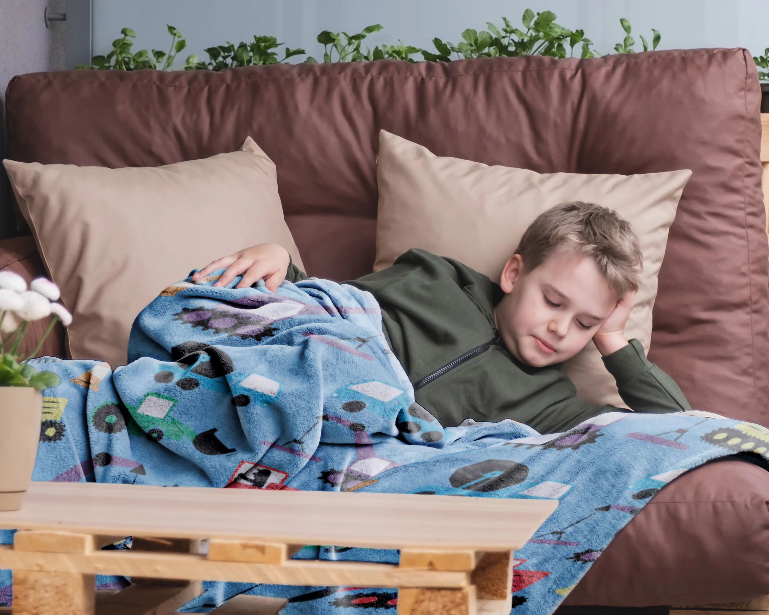 Tiddler 2 in 1 Soft Children's Travel Blanket & Pillow - Image 6