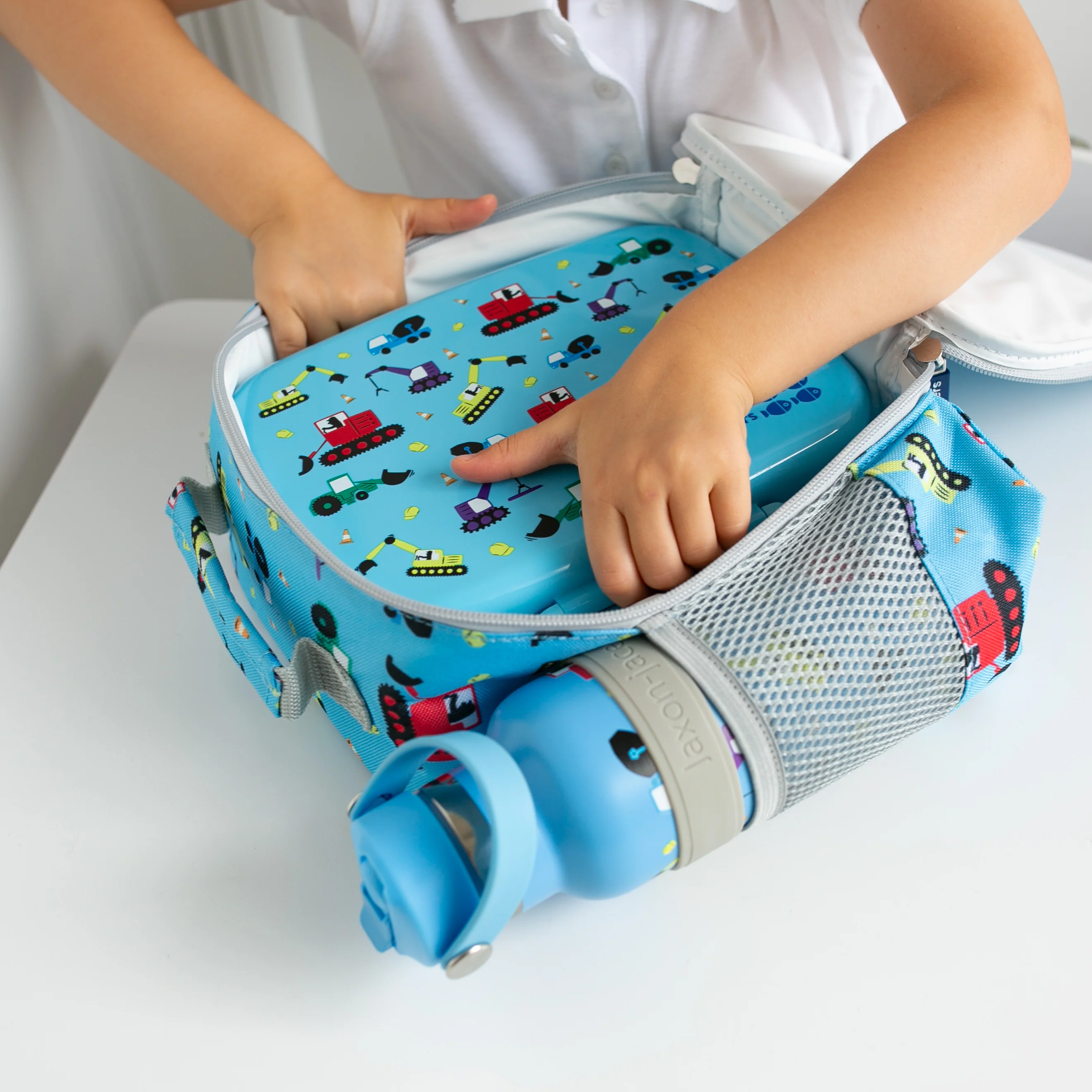 Tiddler Kids Lunch Bag / Lunch Box | Insulated & Double Zipped | Carry Handle & Side Pocket - Image 9