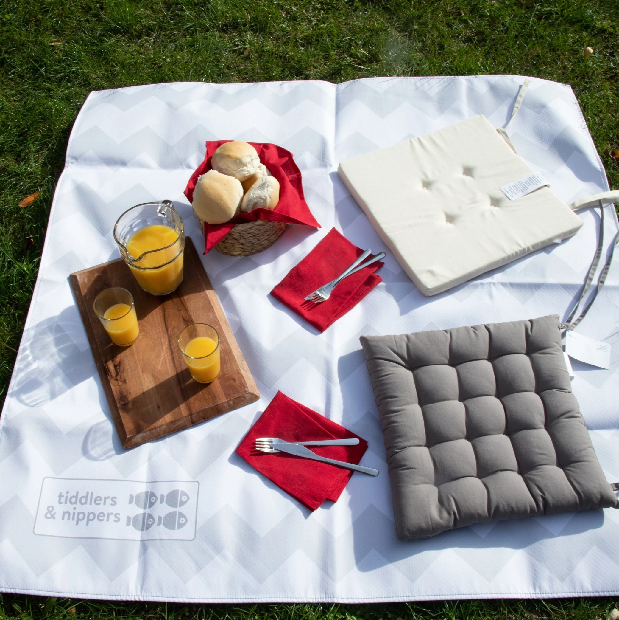 Reusable & Washable Splash Mat For Under High Chair | Large 130cm x 130cm Mats | Anti-Slip & Waterproof - Image 12