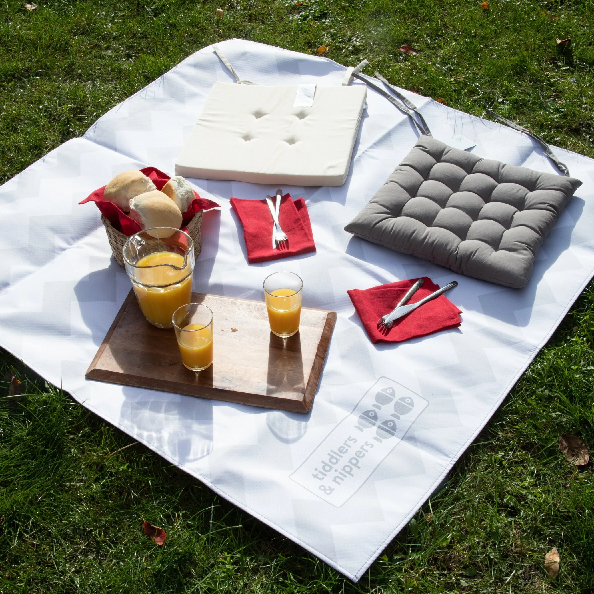 Reusable & Washable Splash Mat For Under High Chair | Large 130cm x 130cm Mats | Anti-Slip & Waterproof - Image 13