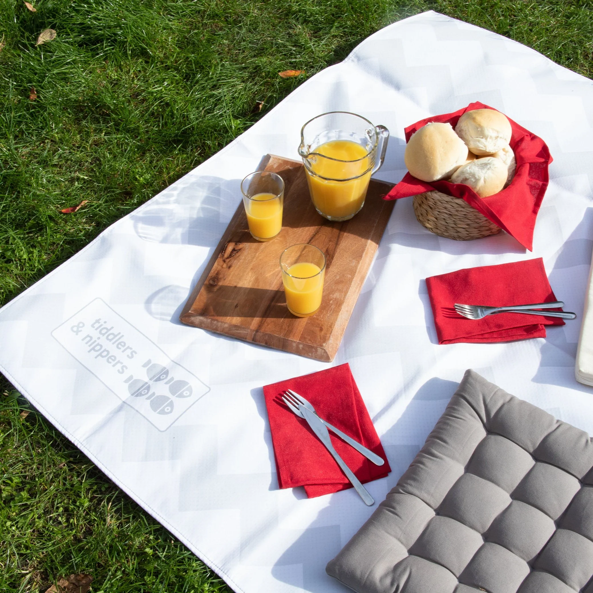 Reusable & Washable Splash Mat For Under High Chair | Large 130cm x 130cm Mats | Anti-Slip & Waterproof - Image 15