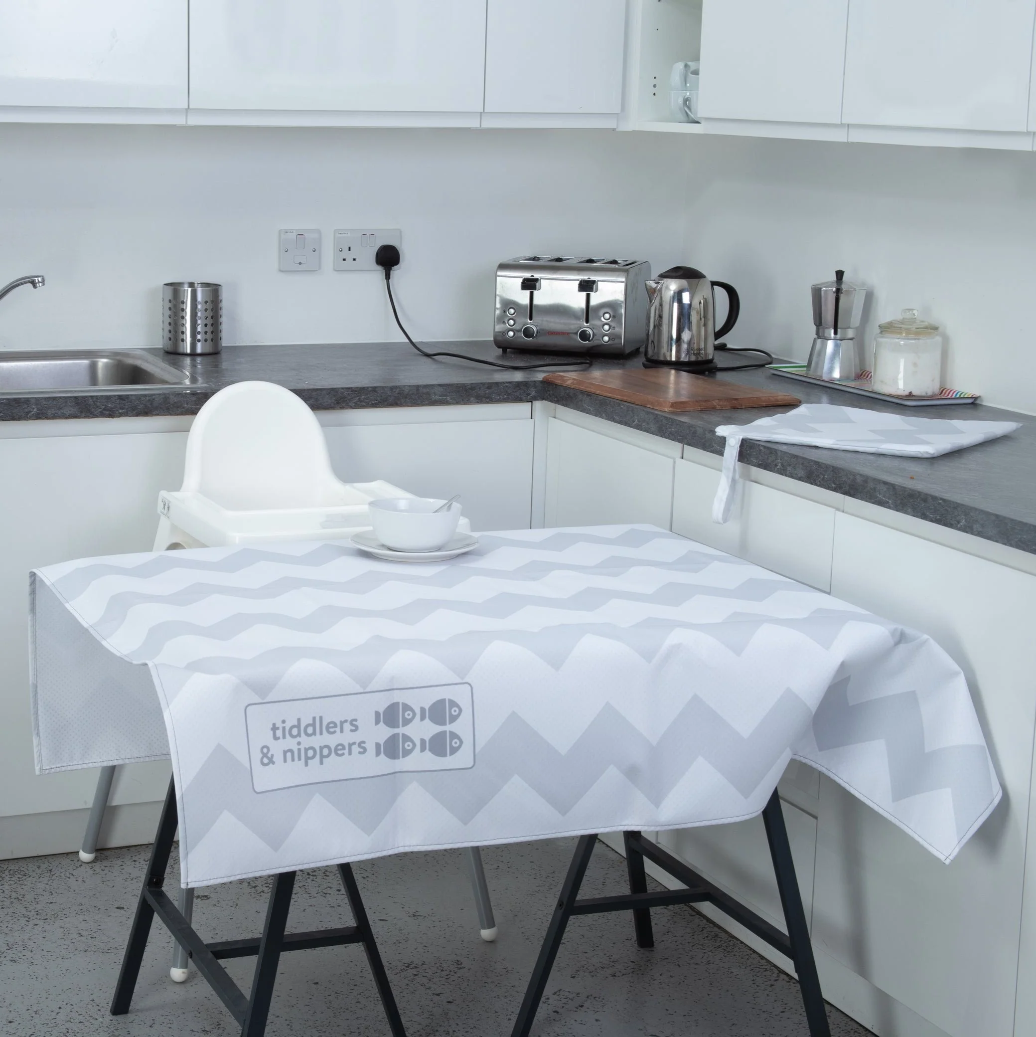 Reusable & Washable Splash Mat For Under High Chair | Large 130cm x 130cm Mats | Anti-Slip & Waterproof - Image 9